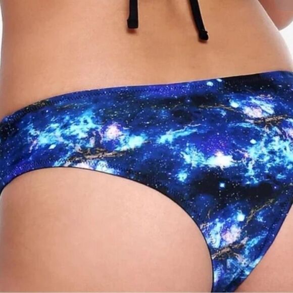 NWT Hot topic, galaxy, bikini, bottoms, size medium - Picture 5 of 5